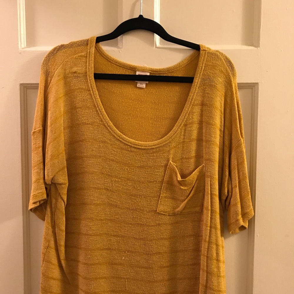 Mossimo yellow knit top.